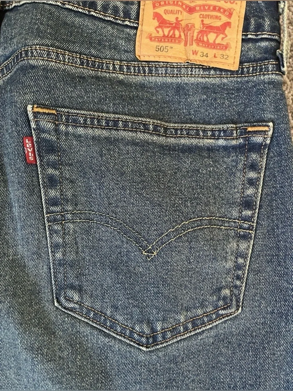 Size 34 x 32 - Levi & Strauss Levi’s 505 Medium Wash Straight Denim Jeans